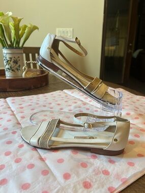 Gucci Cream and Tan Ankle-Strap Flat Sandals